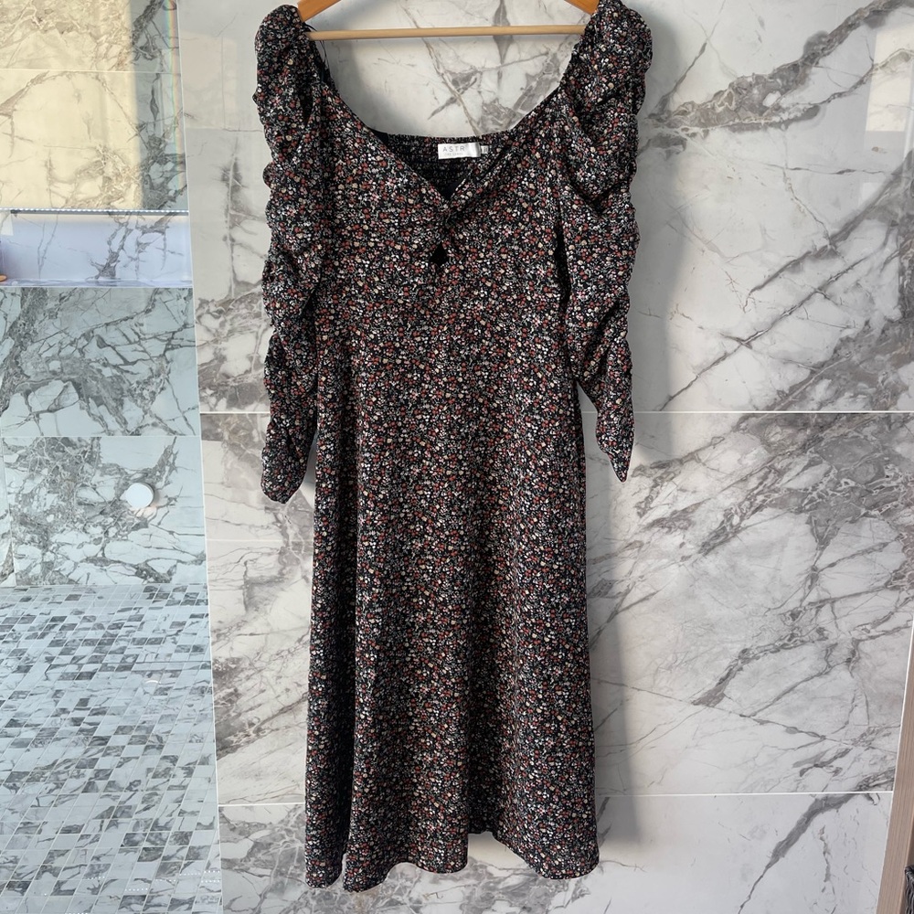 Floral puff sleeve midi dress